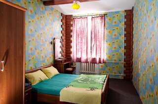 Мини-отель Апарт-Отель Парасолька Чернигов Четырехместный номер-1